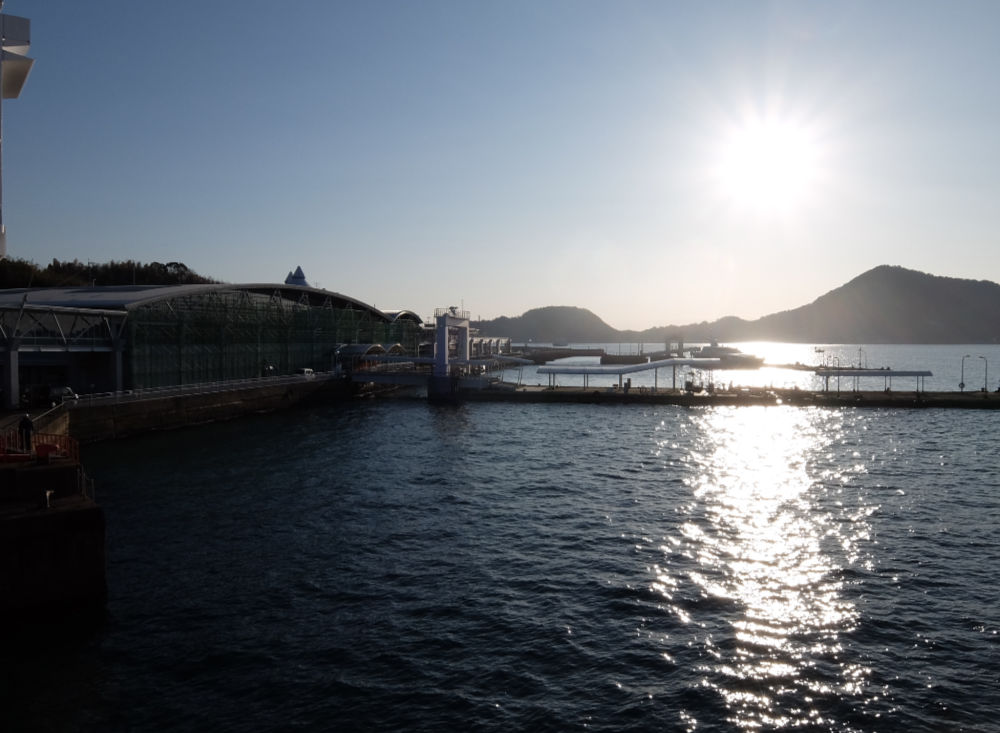松山観光港の夕日