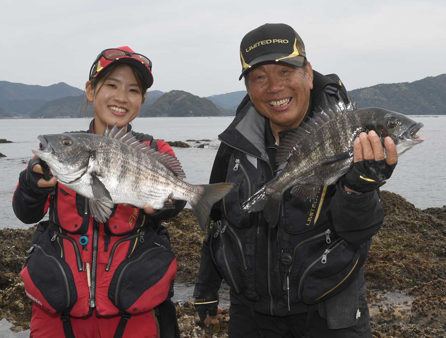 咸陽島南でチヌを釣った大知昭と山口美咲