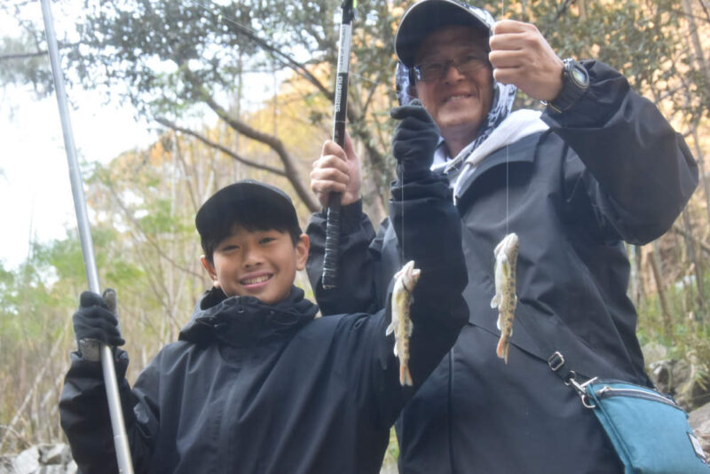 アマゴを釣った２人