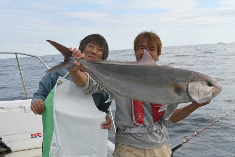 船長とカンパチ