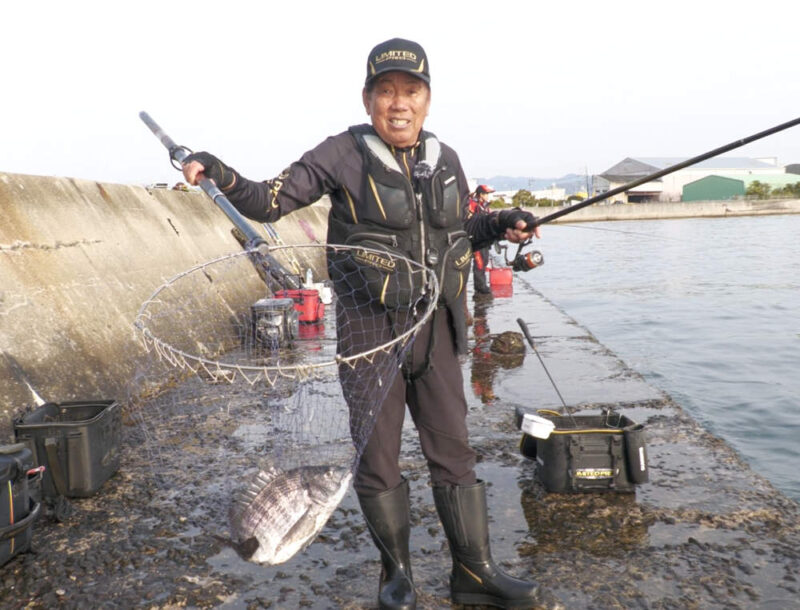 釣り上げた大知