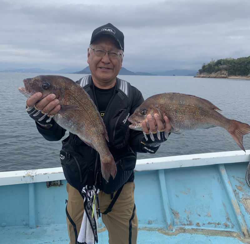 やぐら岩で釣れたマダイ